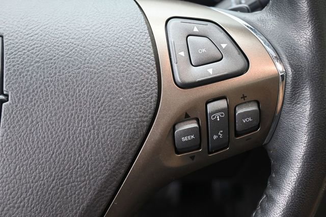 Used 2013 Lincoln MKX FWD image 2