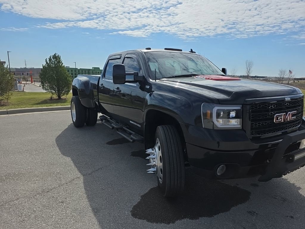 Used 2011 GMC Sierra 3500 SLT image 3
