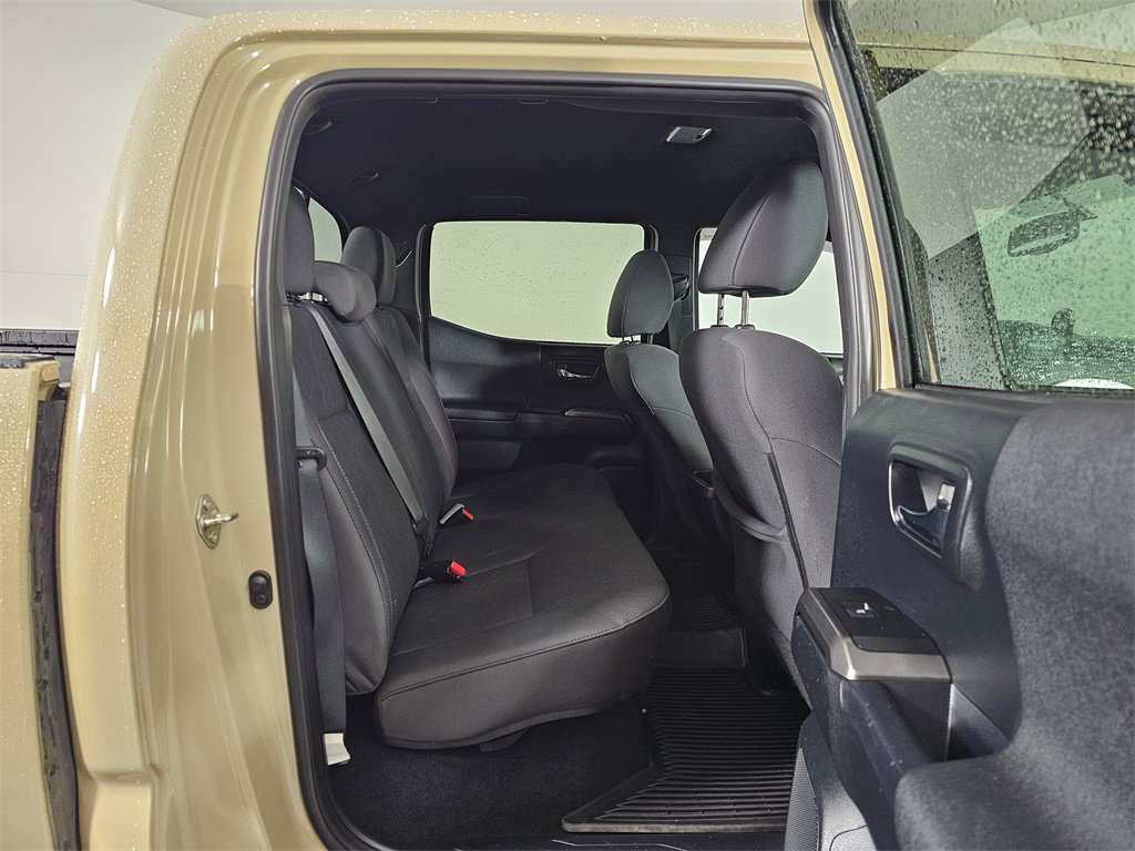 Used 2016 Toyota Tacoma TRD Off-Road image 14