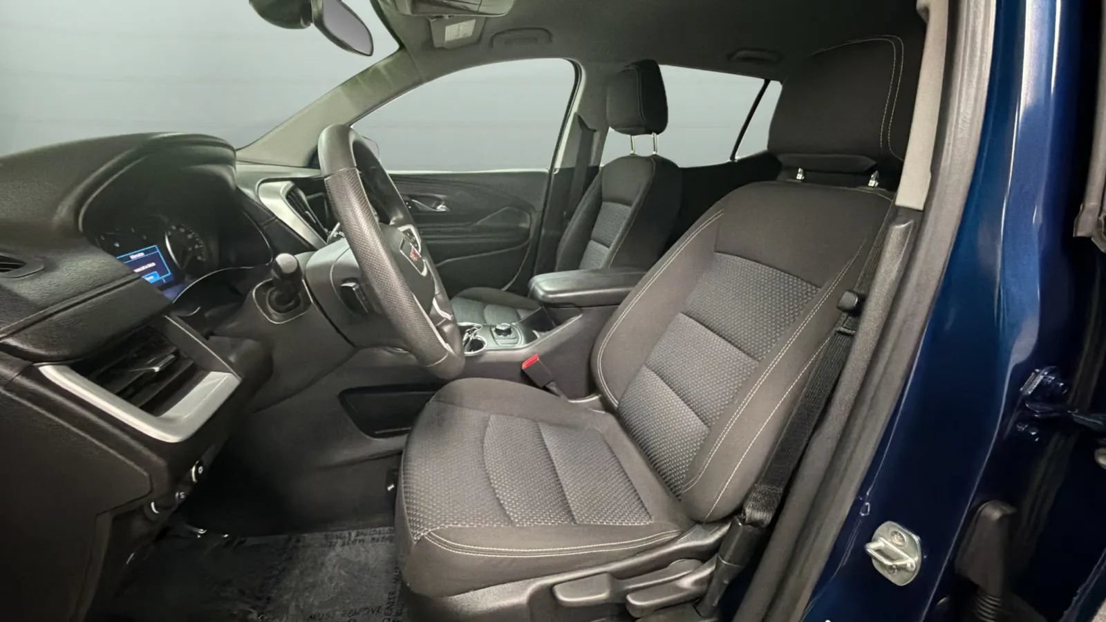 Used 2023 GMC Terrain SLE w/ LPO, Floor Liner Package AWD/4WD image 19