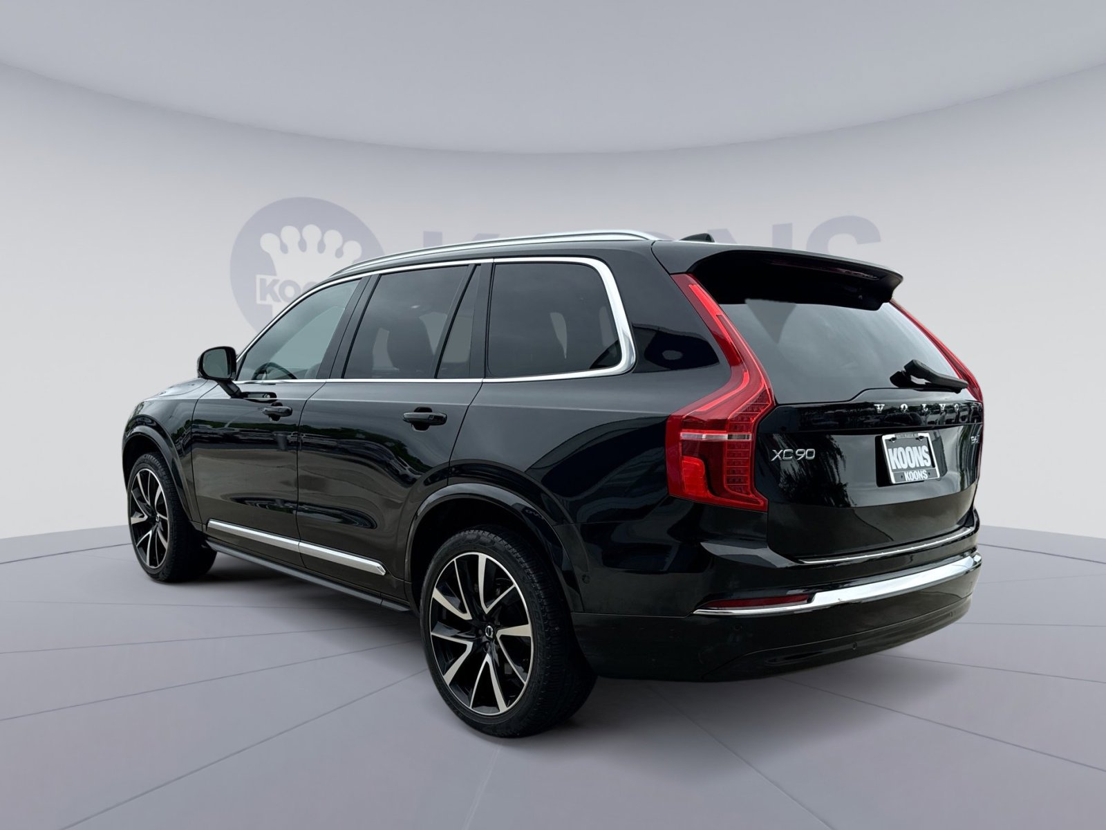 Certified 2024 Volvo XC90 B6 Ultimate w/ Protection Package Premier AWD/4WD image 4