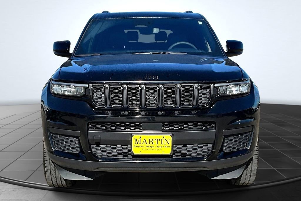 Used 2024 Jeep Grand Cherokee L Altitude image 3