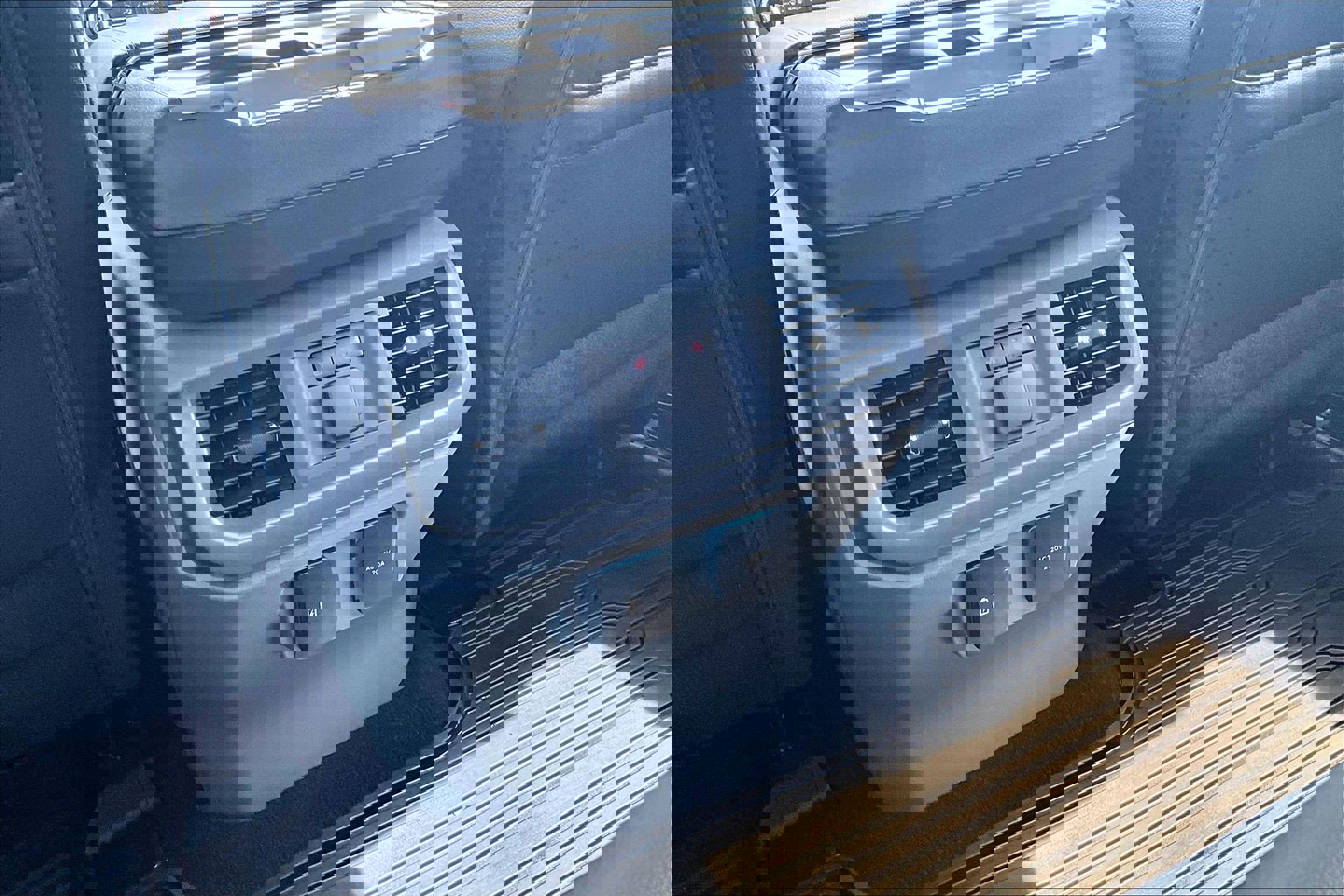 Certified 2025 Ford F150 Lariat w/ Equipment Group 502A High image 34