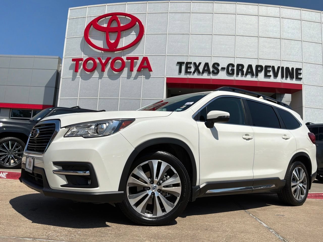 Used 2021 Subaru Ascent Limited w/ Technology Package AWD/4WD image 2