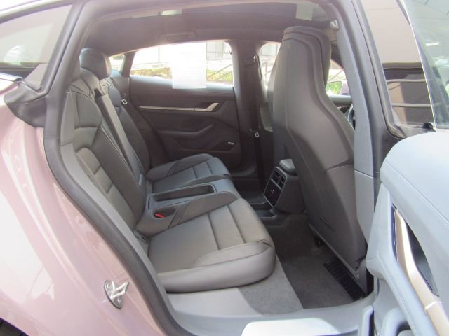 Used 2022 Porsche Taycan 4S image 24
