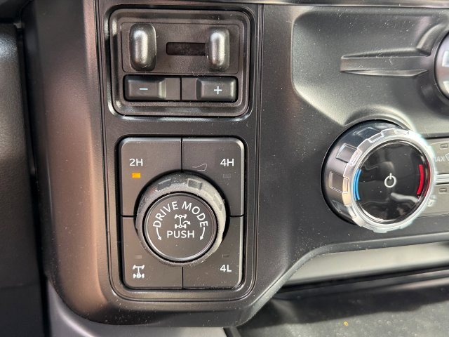 New 2025 Ford F350 Lariat w/ Lariat Ultimate Package image 30