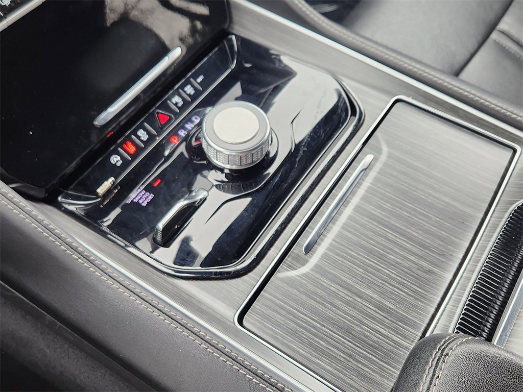 Used 2024 Jeep Wagoneer Series II w/ Flexible Seating Group image 25