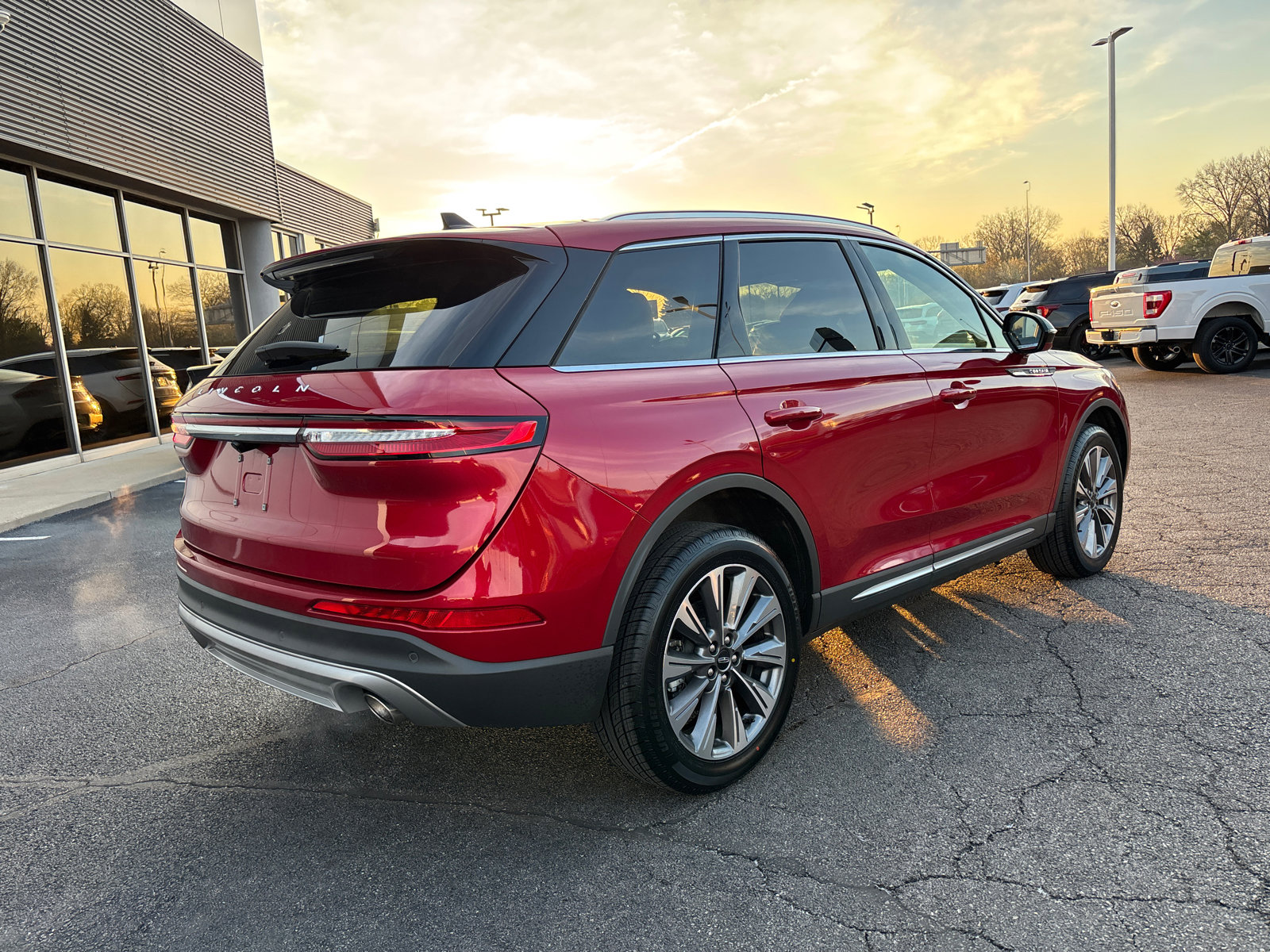 Used 2022 Lincoln Corsair Reserve w/ Elements Package image 7