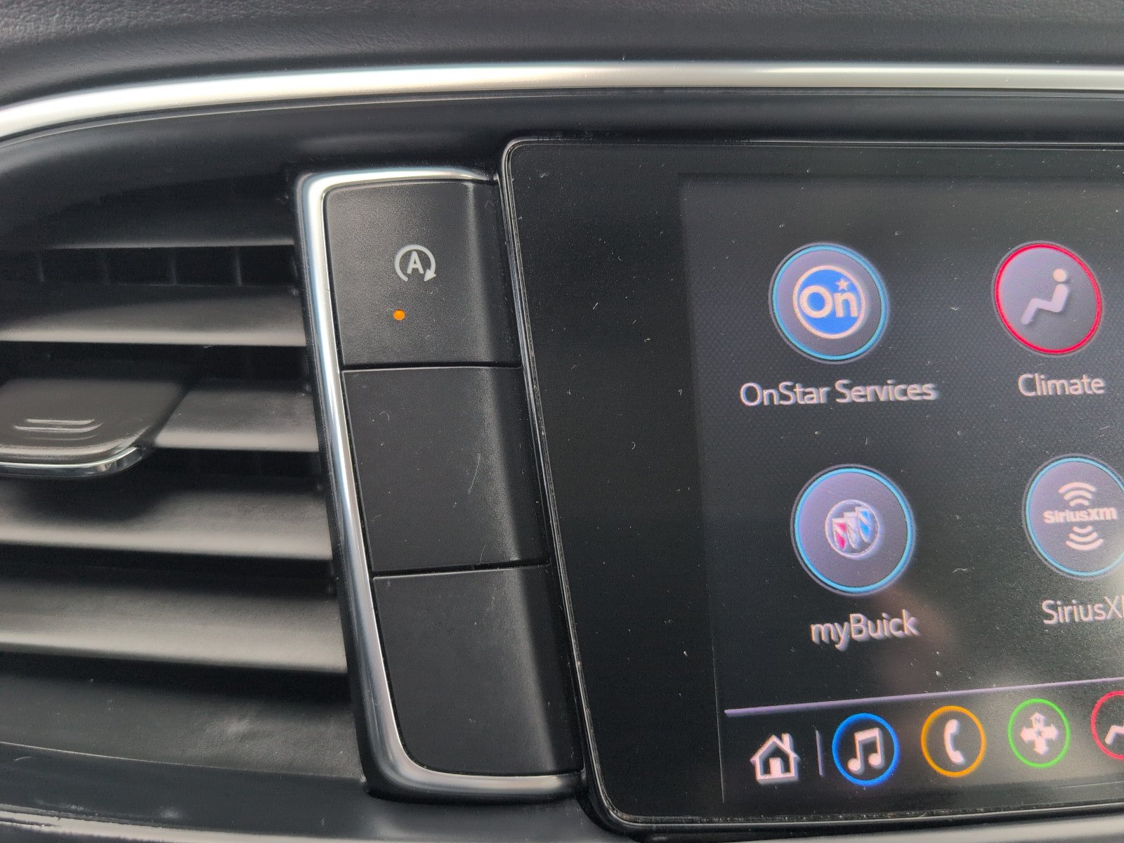 Used 2023 Buick Enclave Essence w/ Experience Buick Package FWD image 25