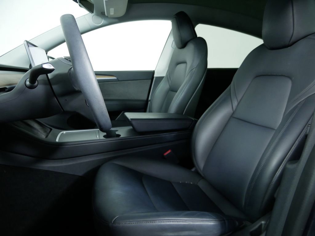Used 2022 Tesla Model Y Long Range image 15