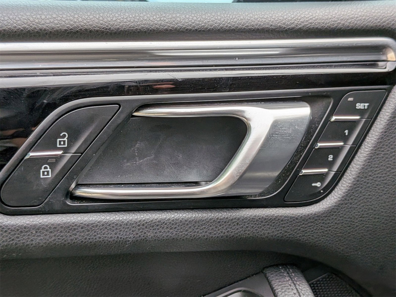 Used 2021 Porsche Macan image 13