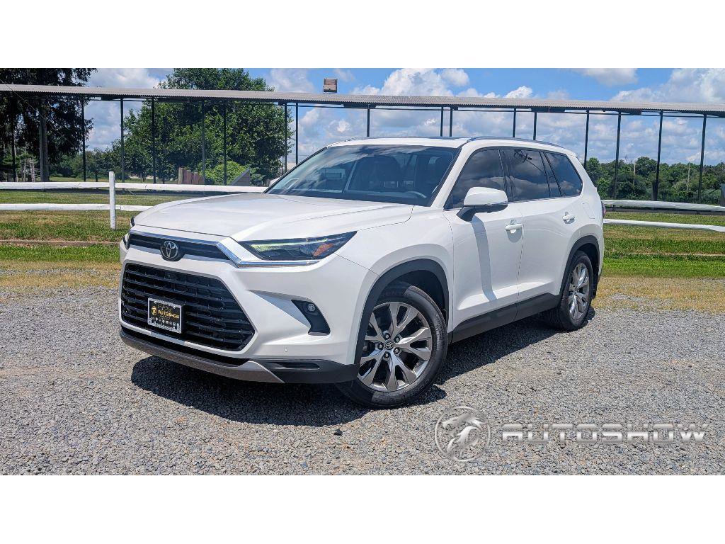 Used 2024 Toyota Grand Highlander Limited image 1