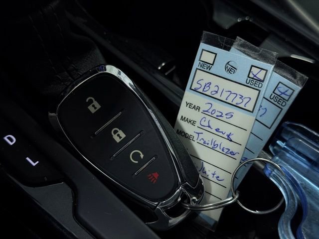 Used 2025 Chevrolet TrailBlazer LT AWD/4WD image 38
