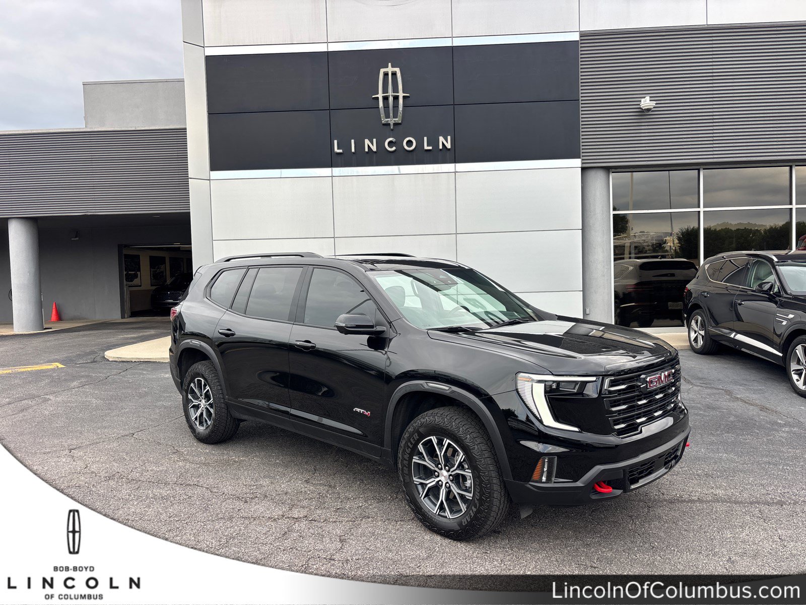 Used 2024 GMC Acadia AT4 AWD/4WD image 1