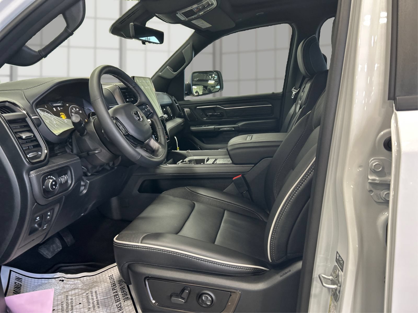 Used 2026 RAM 1500 Limited AWD/4WD image 9