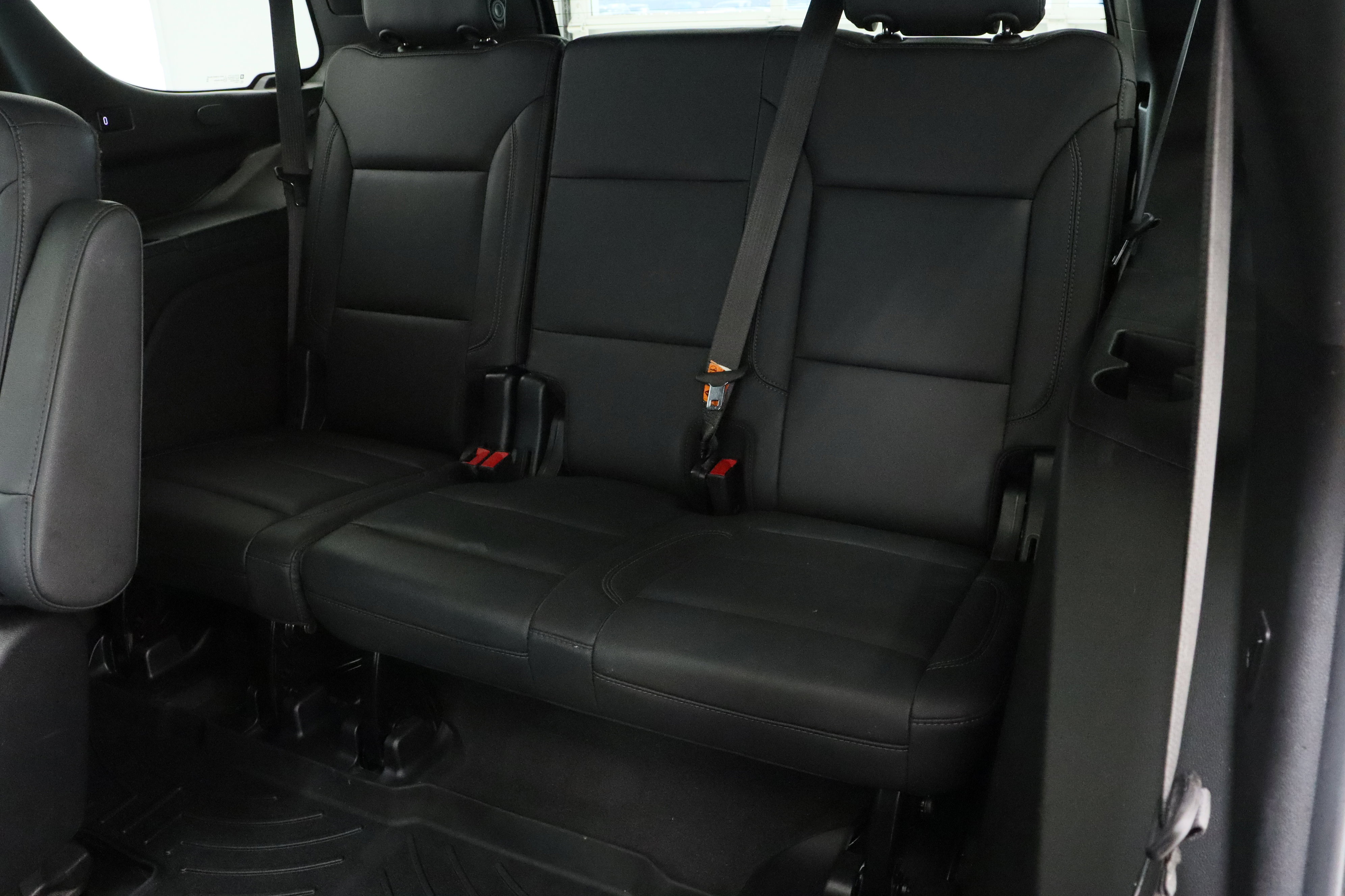 Used 2022 Chevrolet Tahoe Z71 w/ Luxury Package AWD/4WD image 36