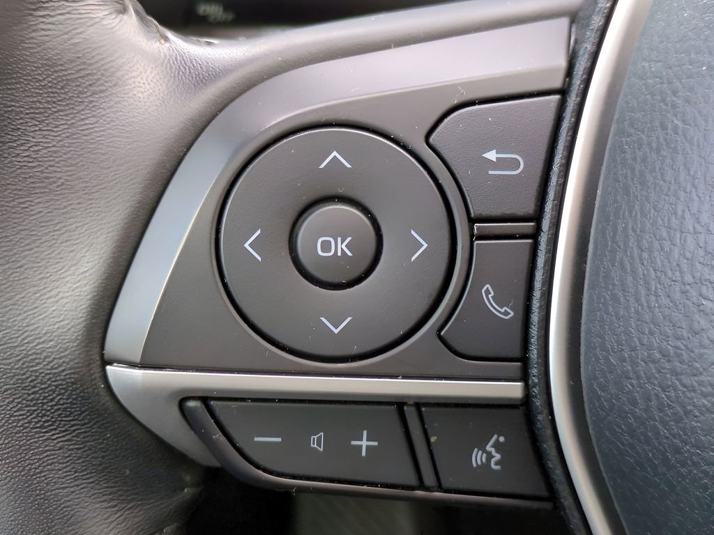 Used 2022 Toyota Camry XLE w/ Navigation Upgrade Package image 26