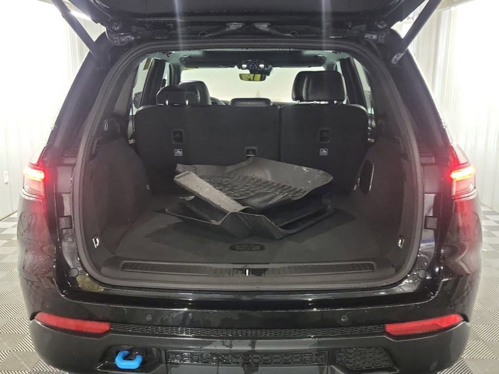 Used 2023 Jeep Grand Cherokee Trailhawk image 11