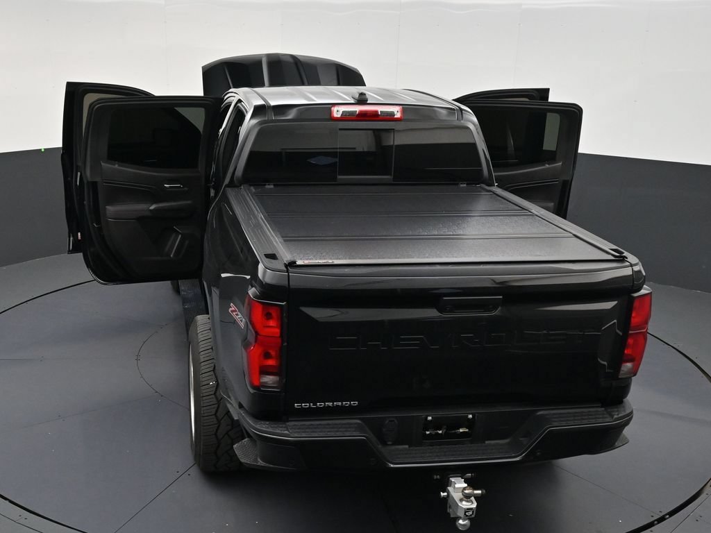 Used 2025 Chevrolet Colorado Z71 AWD/4WD image 32