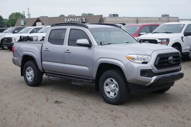 Used 2020 Toyota Tacoma SR AWD/4WD image 5