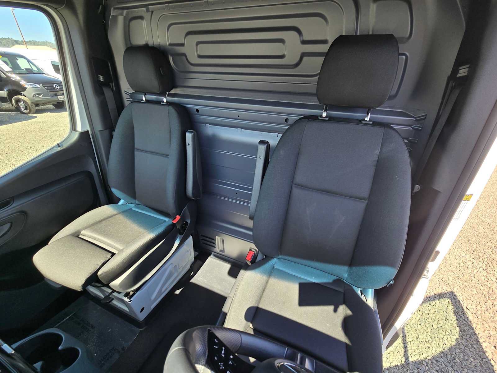 Used 2025 Mercedes-Benz Sprinter 2500 image 19