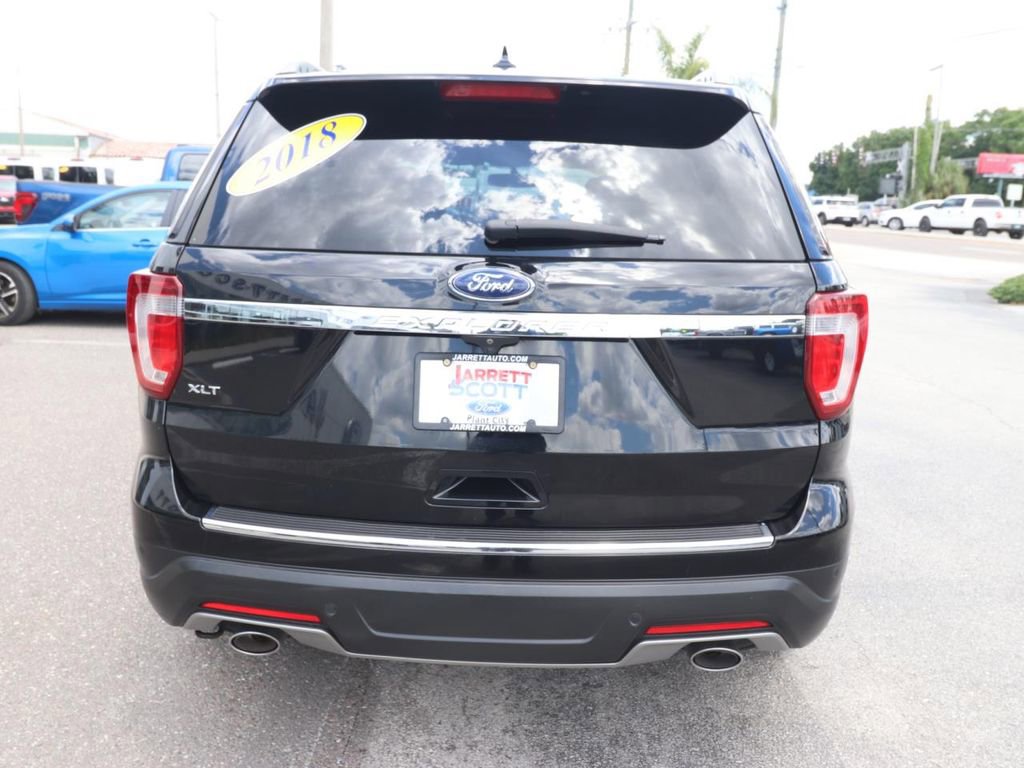 Used 2018 Ford Explorer XLT w/ Equipment Group 202A FWD image 10