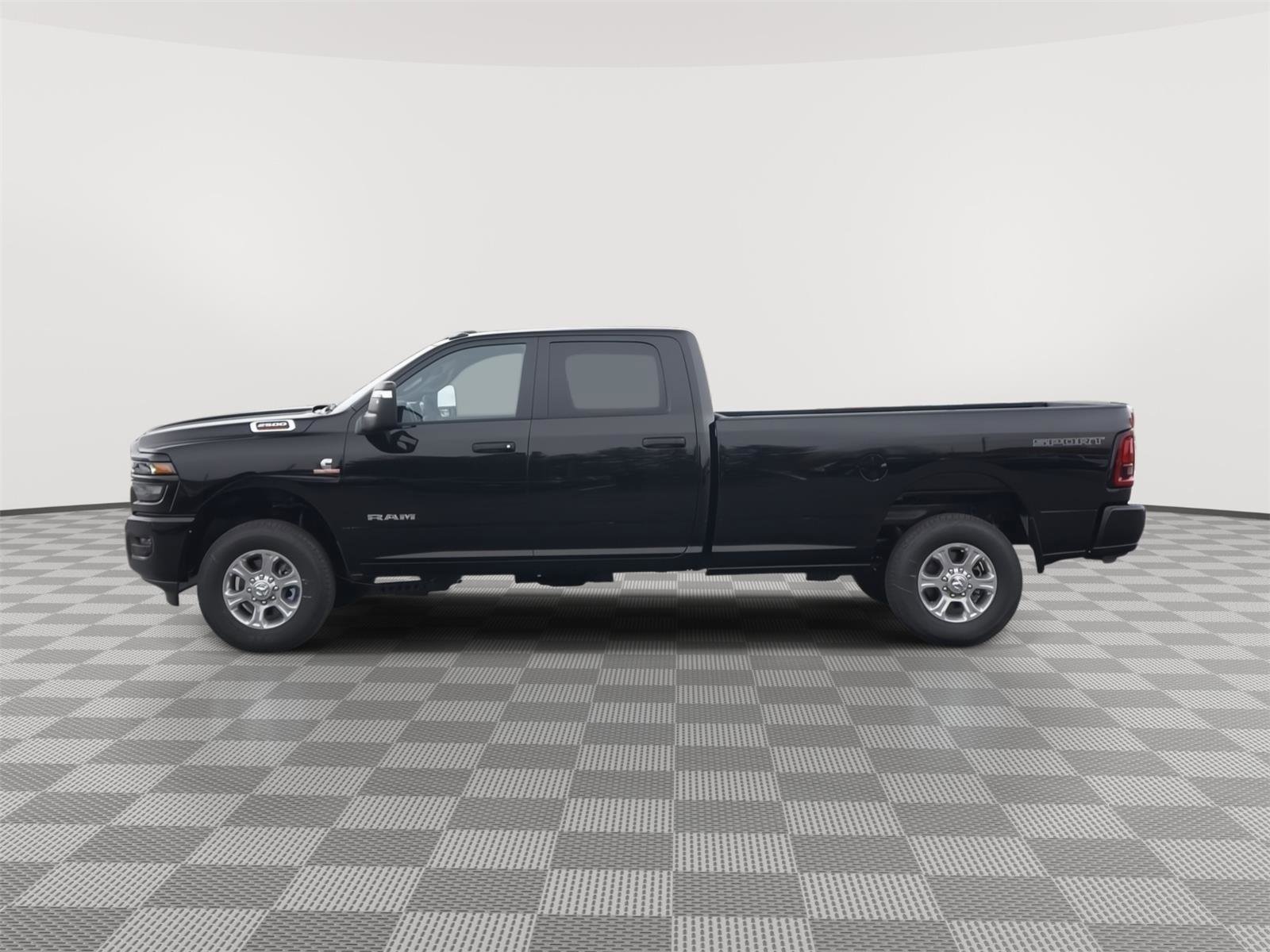 New 2026 RAM 2500 Big Horn AWD/4WD image 9