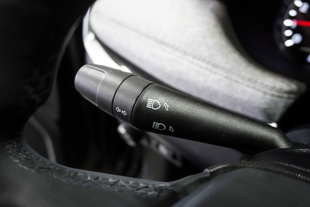 Used 2023 Jeep Compass Latitude image 23