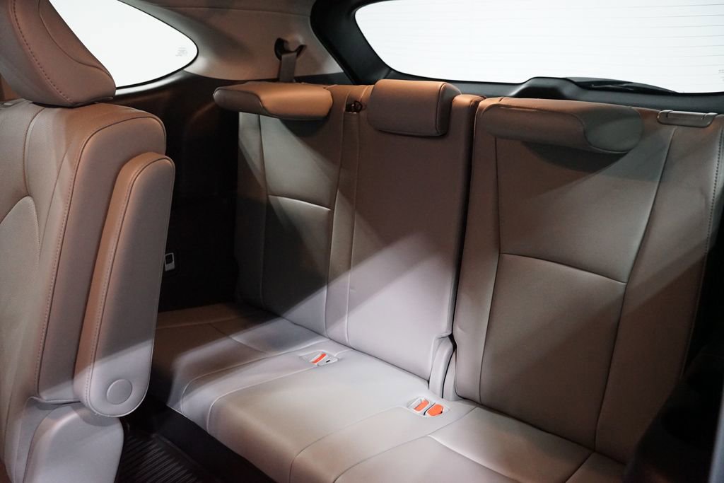 Used 2023 Toyota Highlander Limited image 31