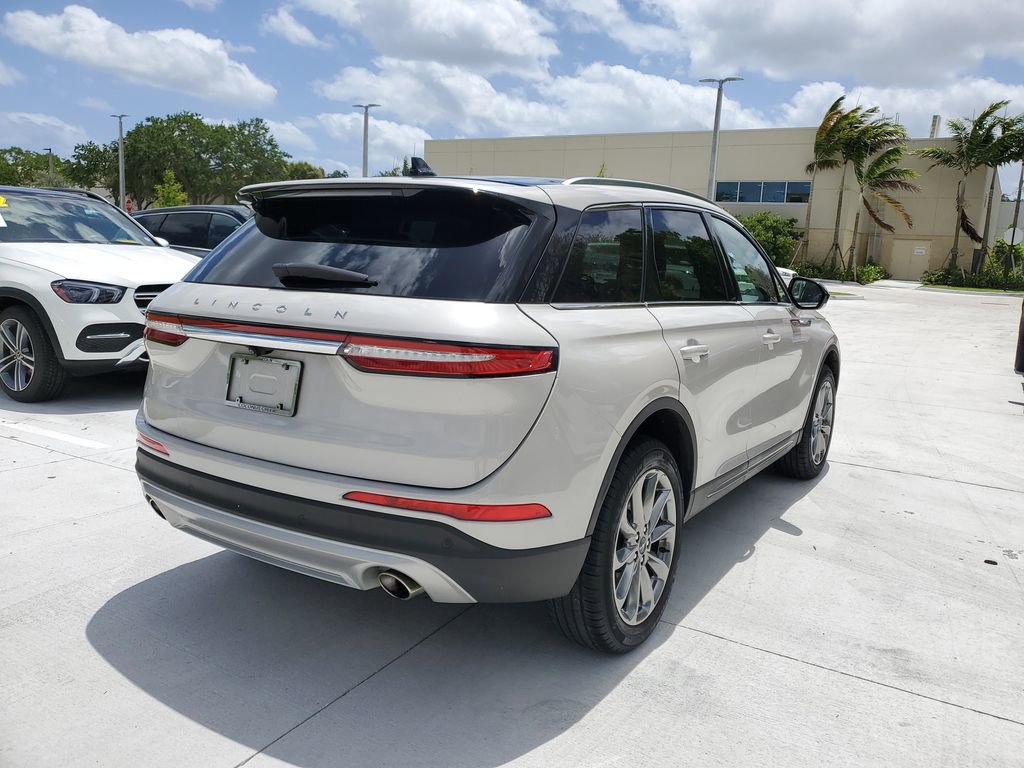 Certified 2022 Lincoln Corsair AWD w/ Premium Package image 4