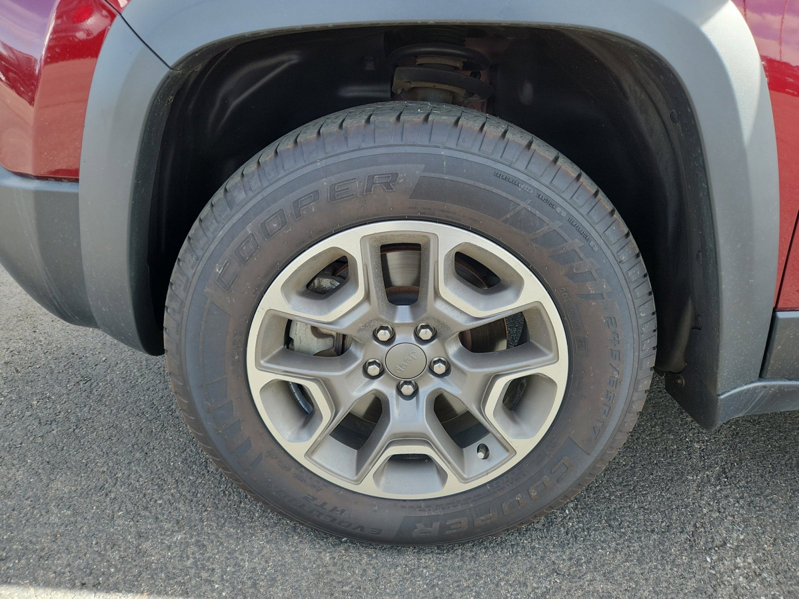 Used 2020 Jeep Cherokee Trailhawk w/ Cold Weather Group image 26