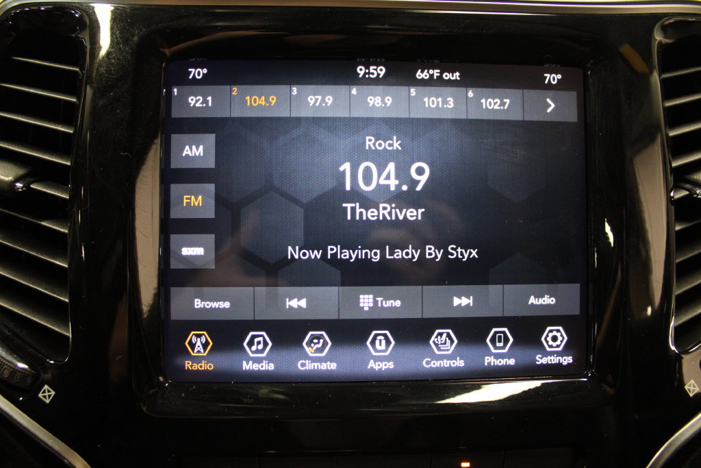 Certified 2021 Jeep Cherokee Limited AWD/4WD image 17