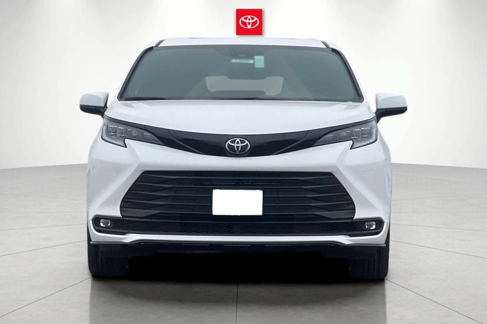 New 2026 Toyota Sienna XLE Woodland Edition AWD/4WD image 7