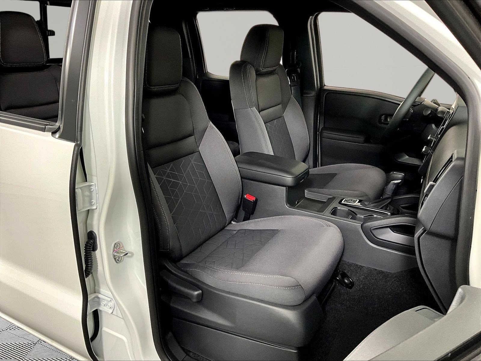 New 2027 Nissan Frontier SV w/ SV Convenience Package AWD/4WD image 18