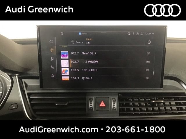 Used 2023 Audi Q5 2.0T Premium w/ Convenience Package AWD/4WD image 18