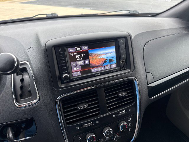 Used 2020 Dodge Grand Caravan SXT image 15