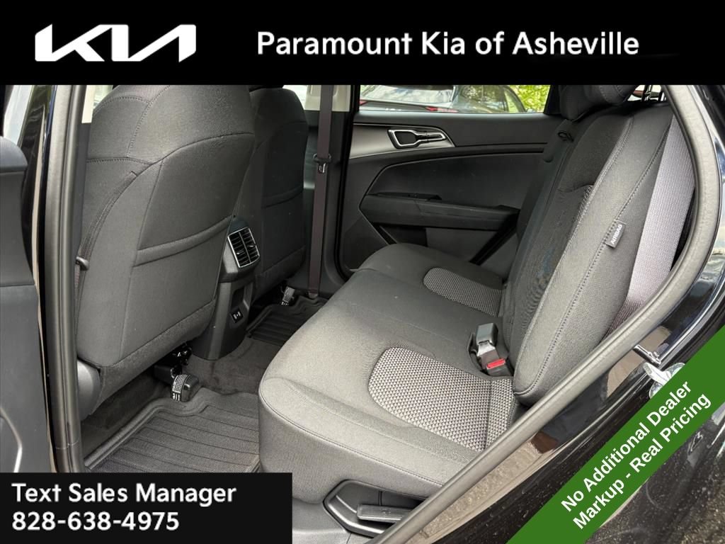 New 2026 Kia Sportage LX FWD image 18