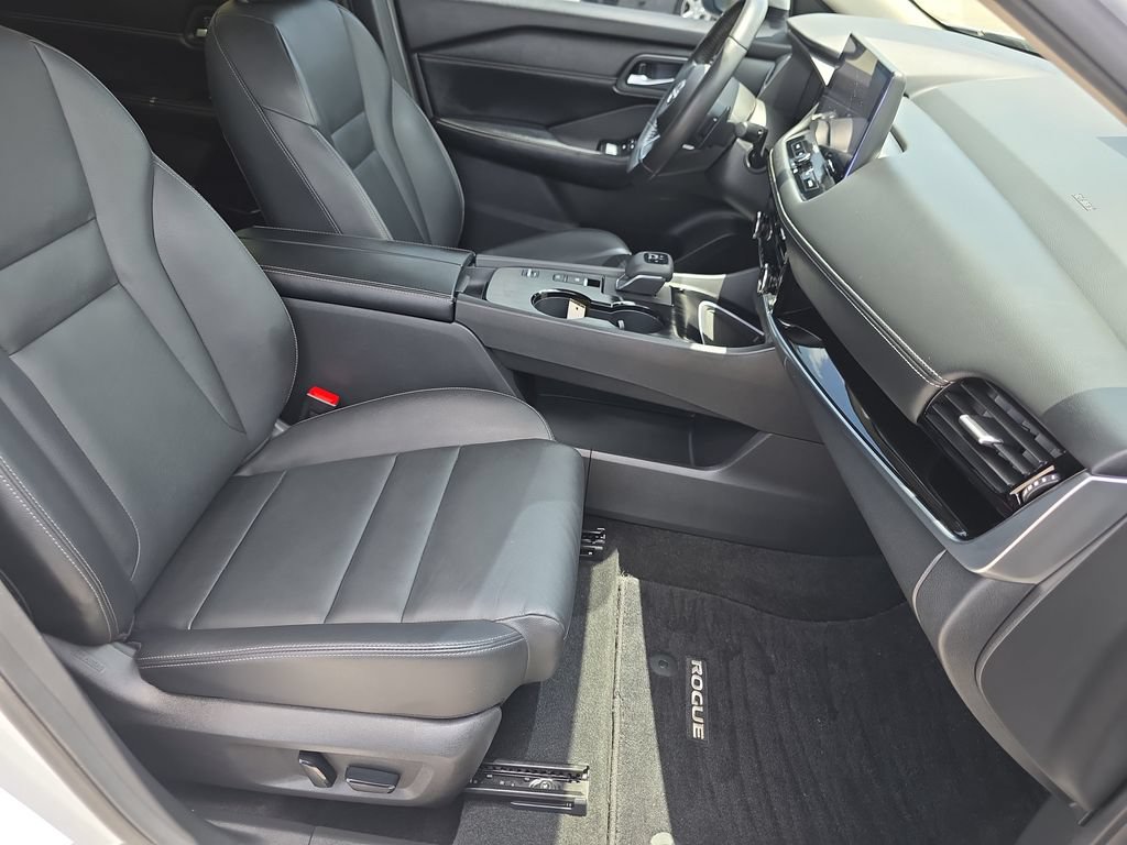 Used 2024 Nissan Rogue SL FWD image 33