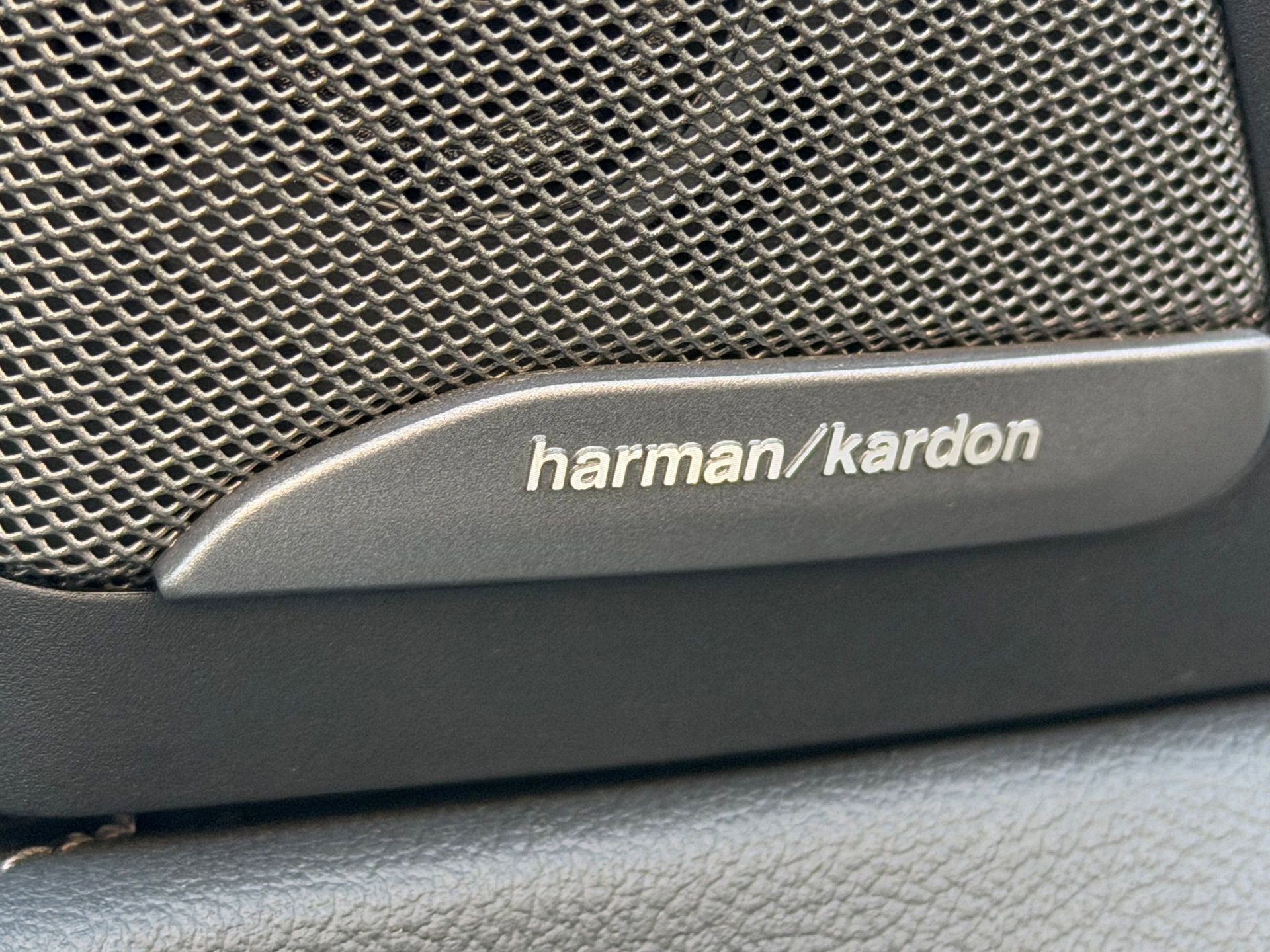 Used 2022 BMW X5 M50i w/ Premium Package image 39