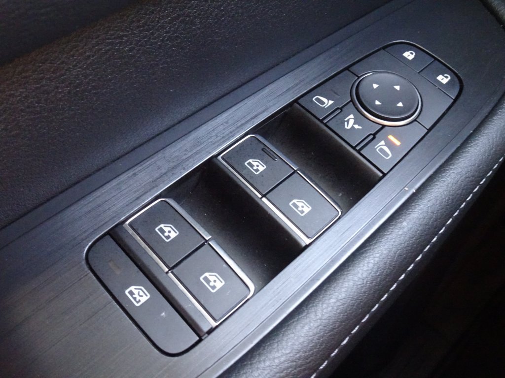 Used 2025 Nissan Armada SL w/ Captain's Chari Seat Package AWD/4WD image 25