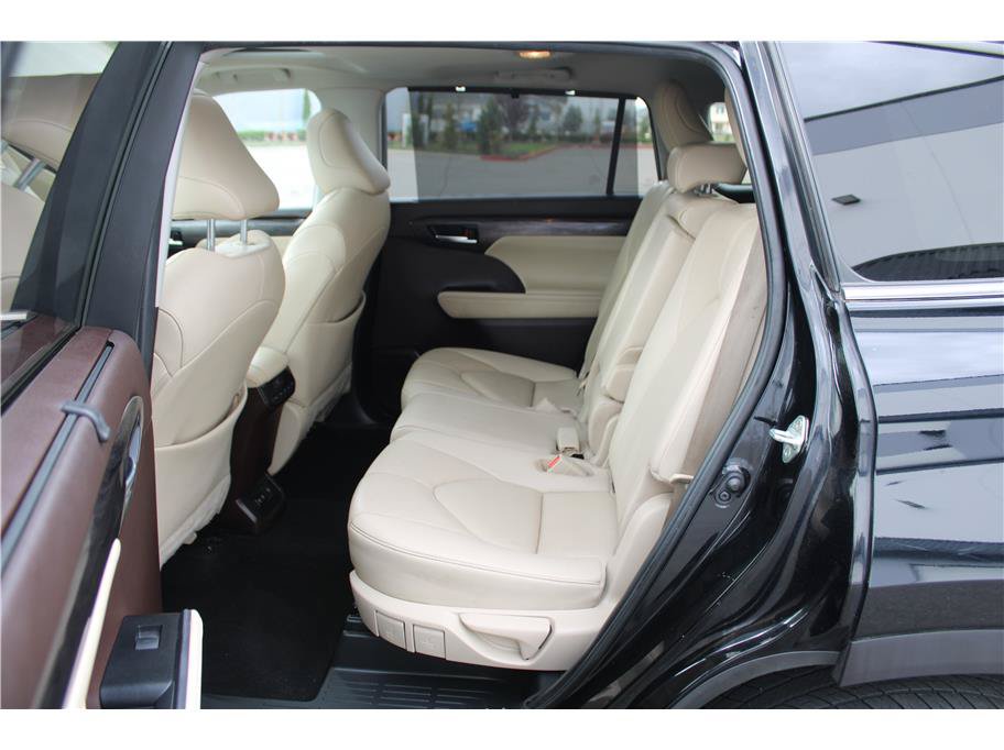Used 2020 Toyota Highlander Limited AWD/4WD image 12
