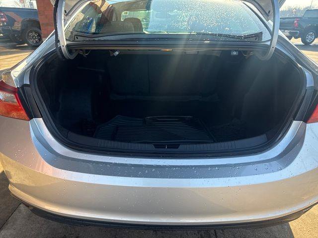 Used 2016 Chevrolet Malibu LT image 11