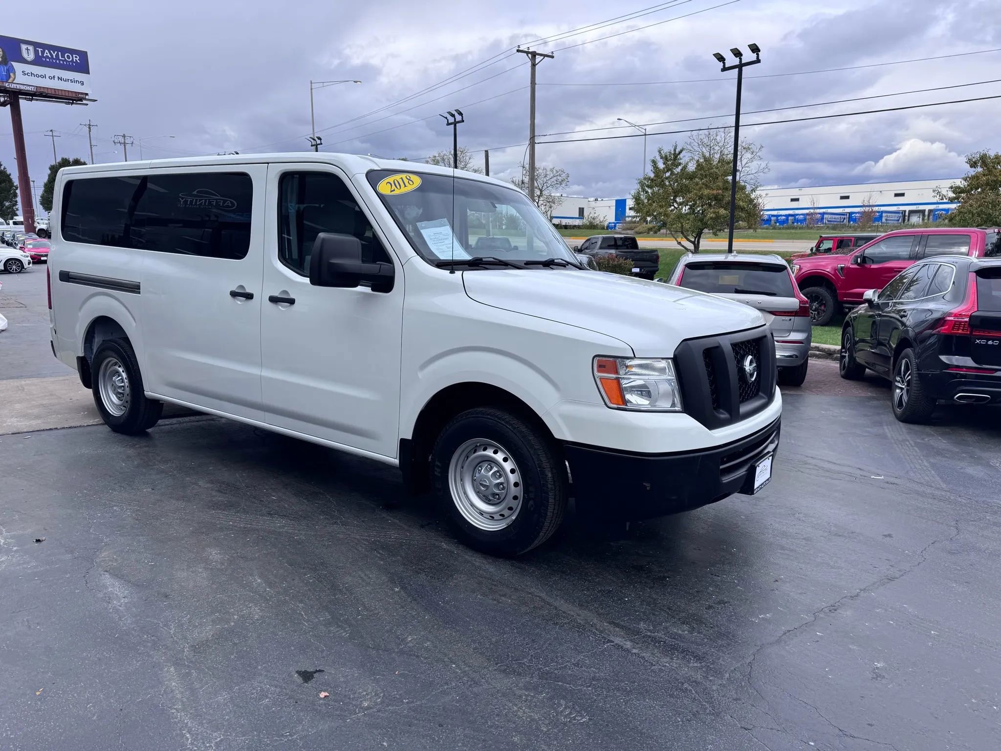 Used 2018 Nissan NV 3500 S image 7