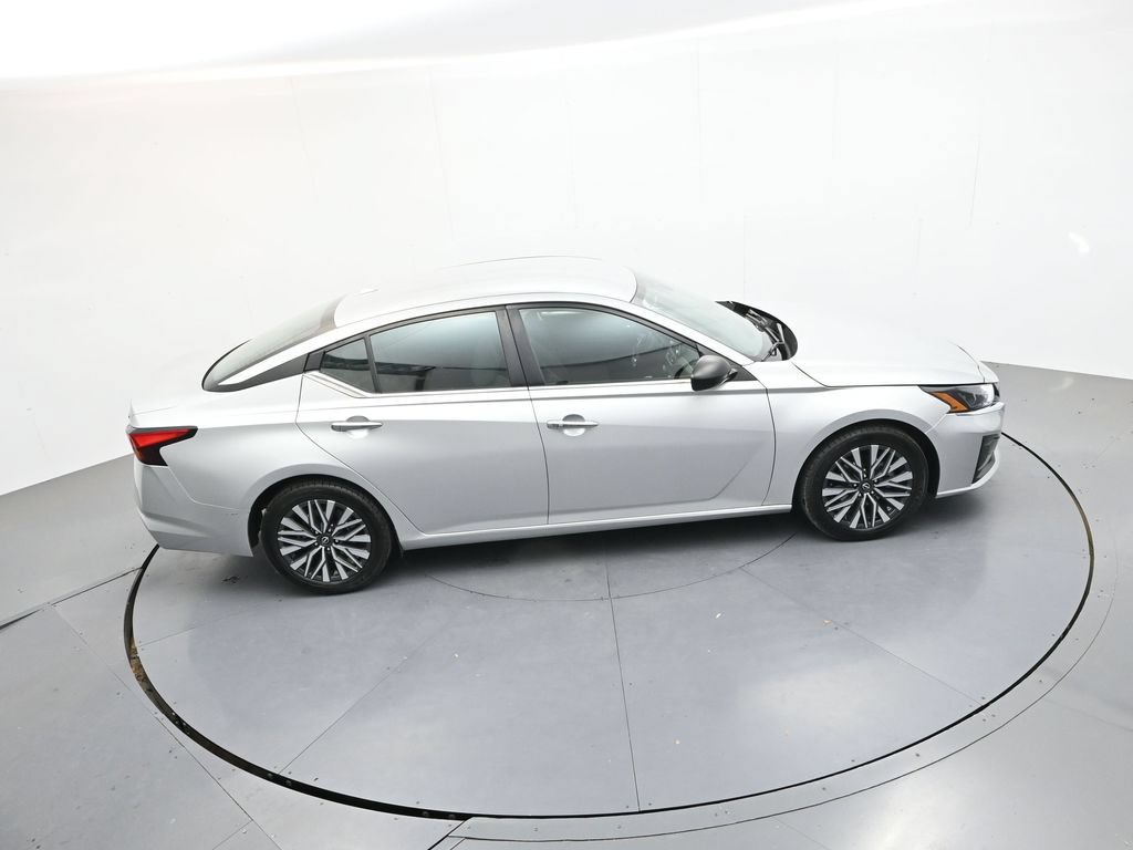 Used 2024 Nissan Altima 2.5 SV FWD image 30