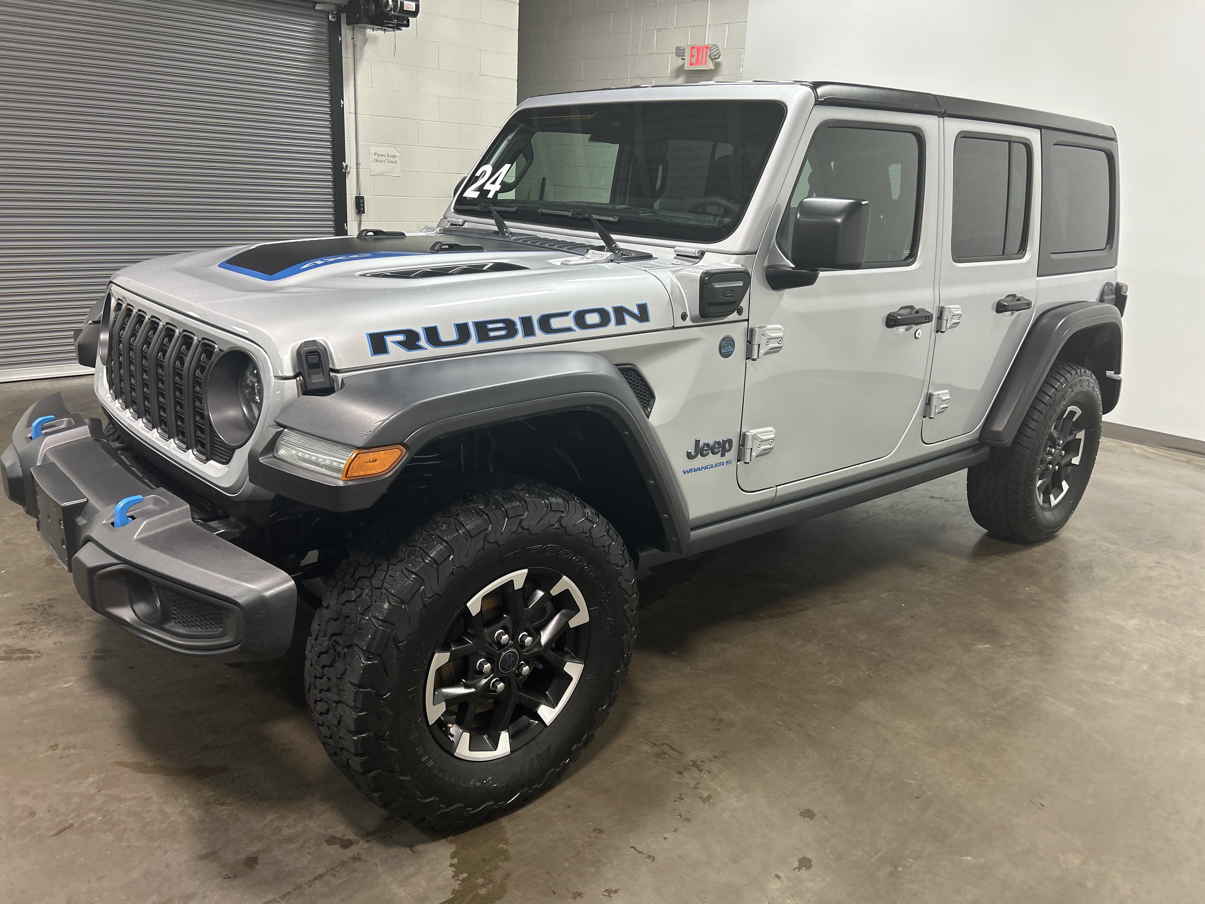 Used 2024 Jeep Wrangler Unlimited Rubicon 4xe AWD/4WD image 6