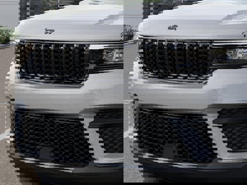 New 2025 Jeep Grand Cherokee Altitude image 26