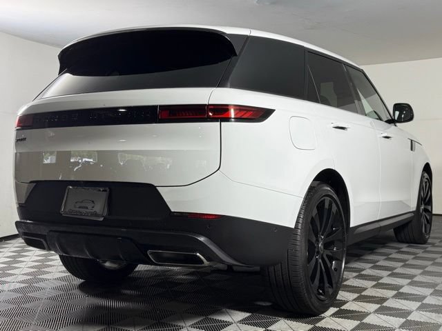 Used 2025 Land Rover Range Rover Sport SE AWD/4WD image 8
