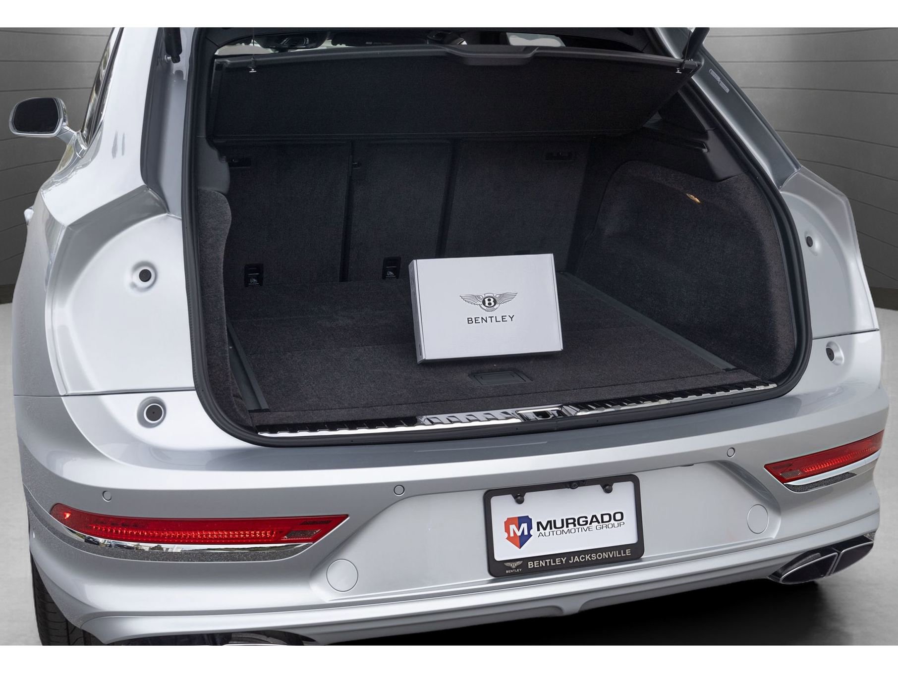 Used 2024 Bentley Bentayga Extended Wheelbase image 61