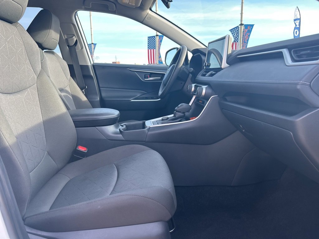 Used 2025 Toyota RAV4 XLE image 16