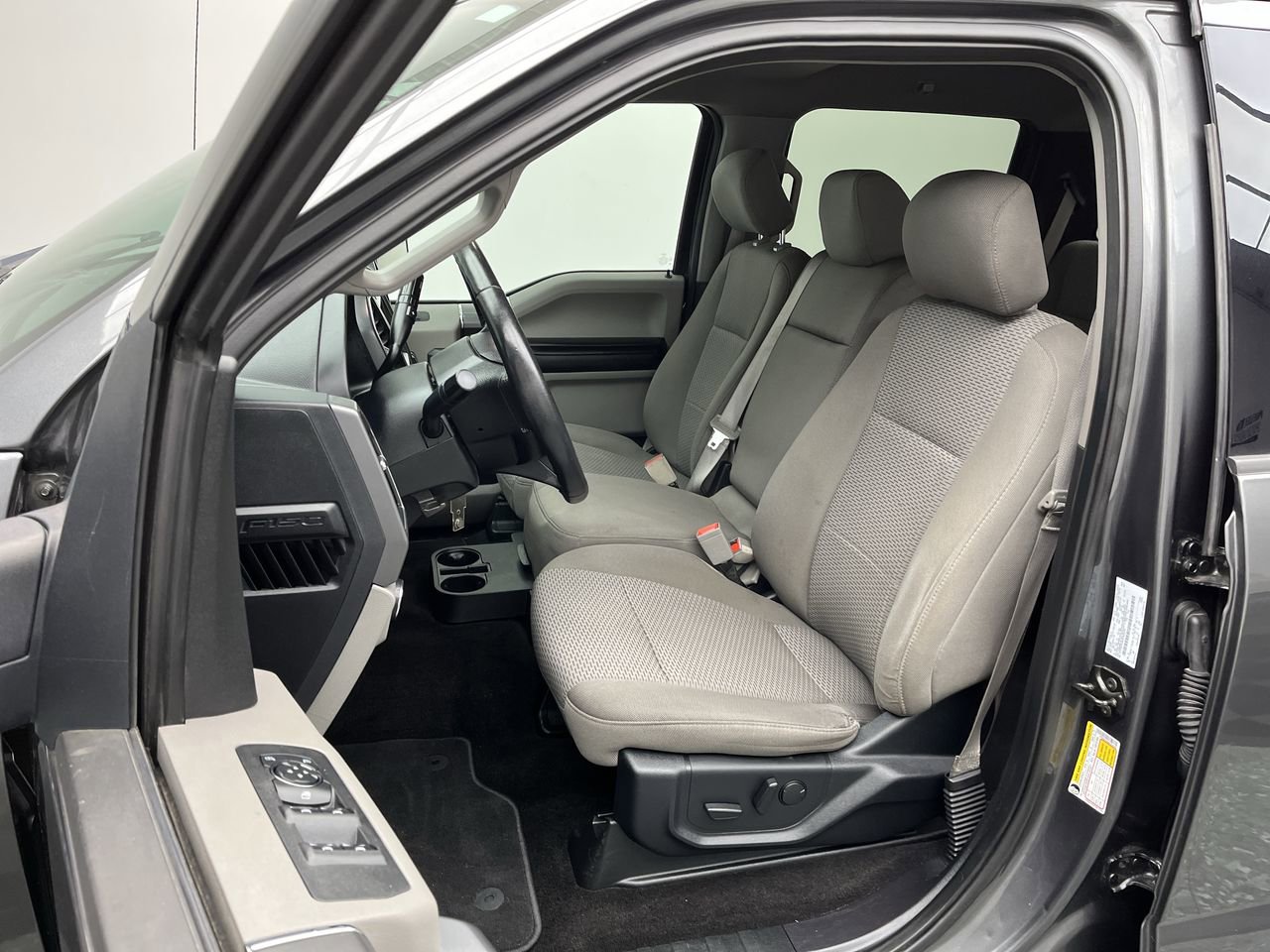 Used 2019 Ford F150 XLT w/ Equipment Group 302A Luxury AWD/4WD image 11